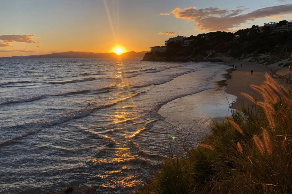 Sea View, Pool, Free Parking, Wifi, Port Aventura Appartement Salou Buitenkant foto